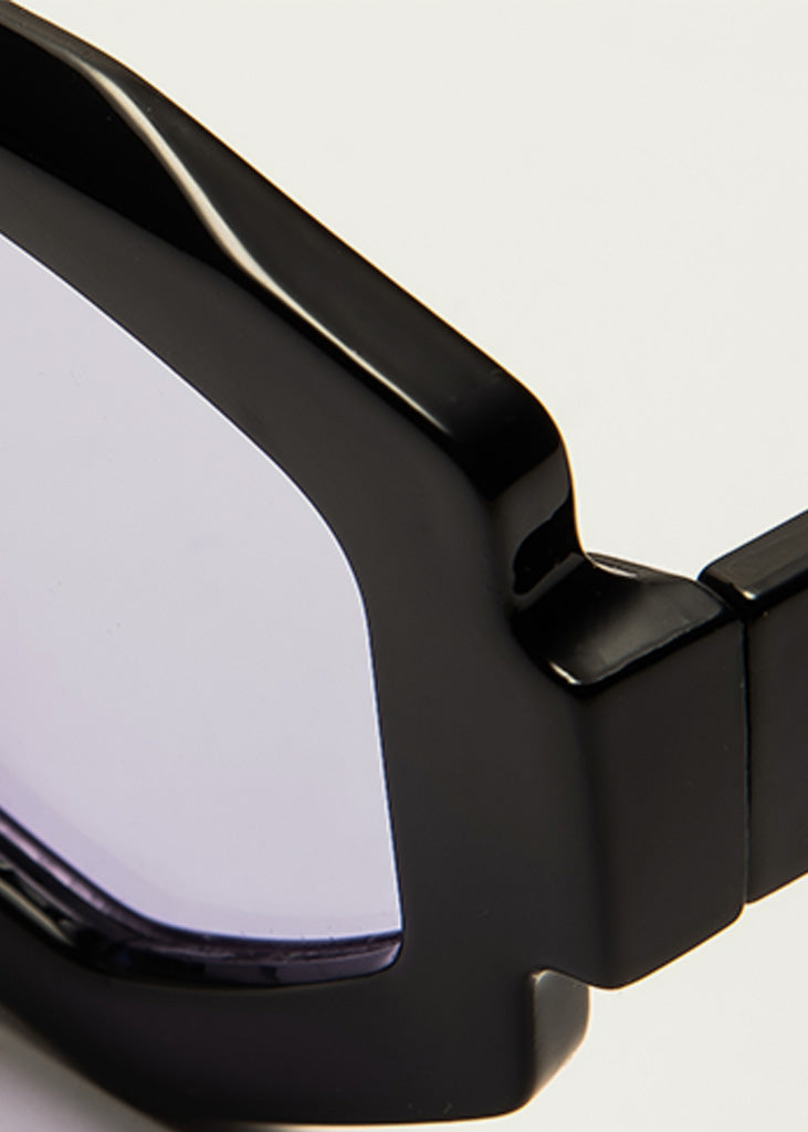 sybaria; sybaria sunglasses; SPARTACO sunglasses (LAVENDER); Oversized + Oval; Oversized + Oval luxury; premium unisex eyewear; ultralight polycarbonate eyewear; Lavender UV400 lenses; high fashion eyewear; chromotherapy eyewear;