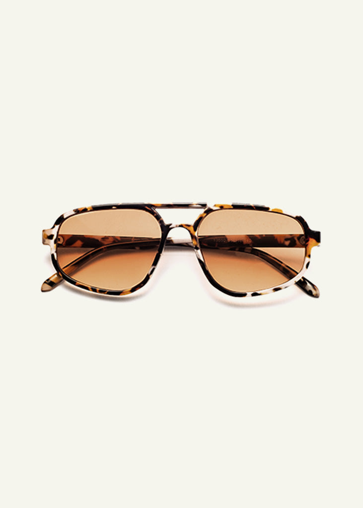 sybaria; sybaria sunglasses; MOSCOVA sunglasses (PYTHON & AMBER); Aviator; luxury Aviator; premium unisex eyewear; ultralight polycarbonate eyewear; Amber Gradient UV400 lenses; high fashion eyewear; chromotherapy eyewear;