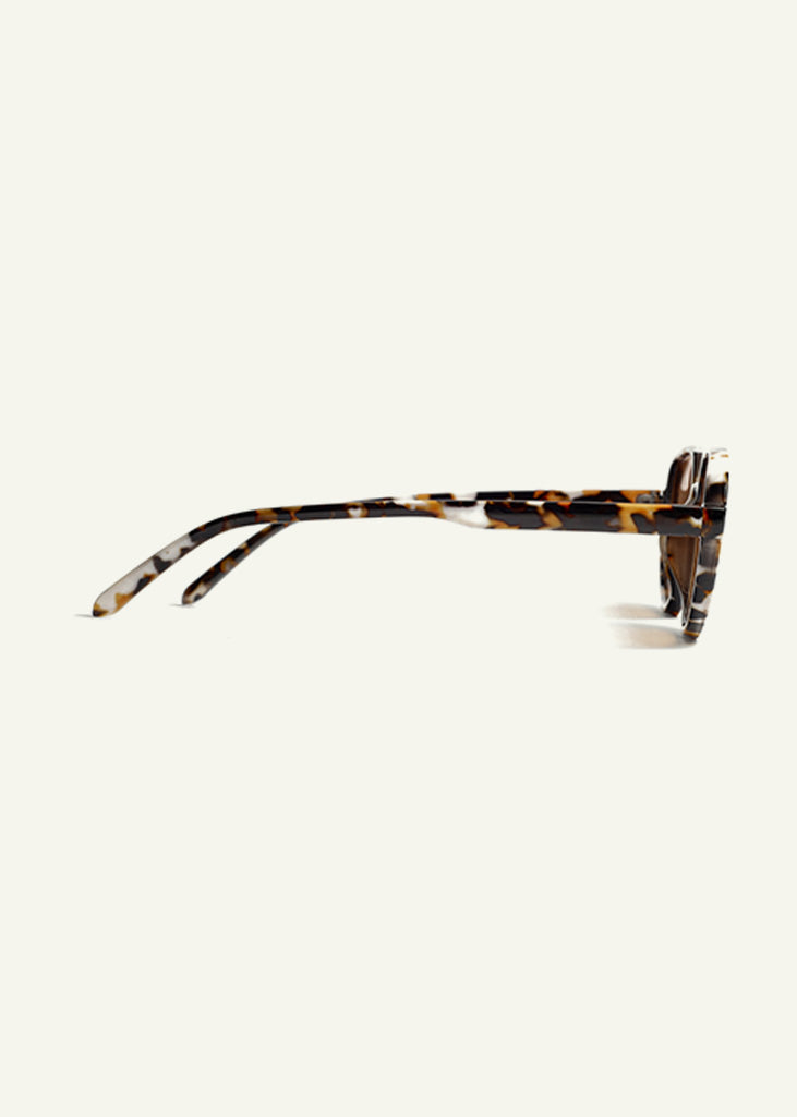 sybaria; sybaria sunglasses; MOSCOVA sunglasses (PYTHON & AMBER); Aviator; luxury Aviator; premium unisex eyewear; ultralight polycarbonate eyewear; Amber Gradient UV400 lenses; high fashion eyewear; chromotherapy eyewear;